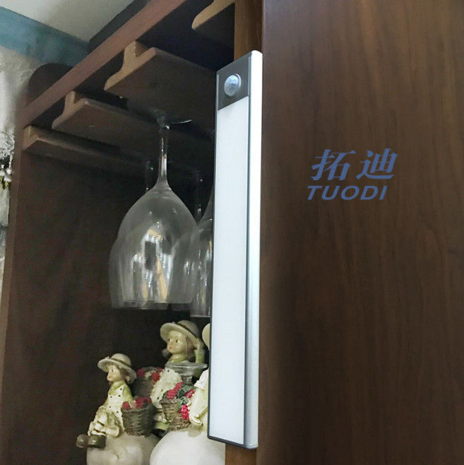 3 света прокладки СИД Dimmable цвета под шкафом с теплой белой 2700K нежностью белое 3000K